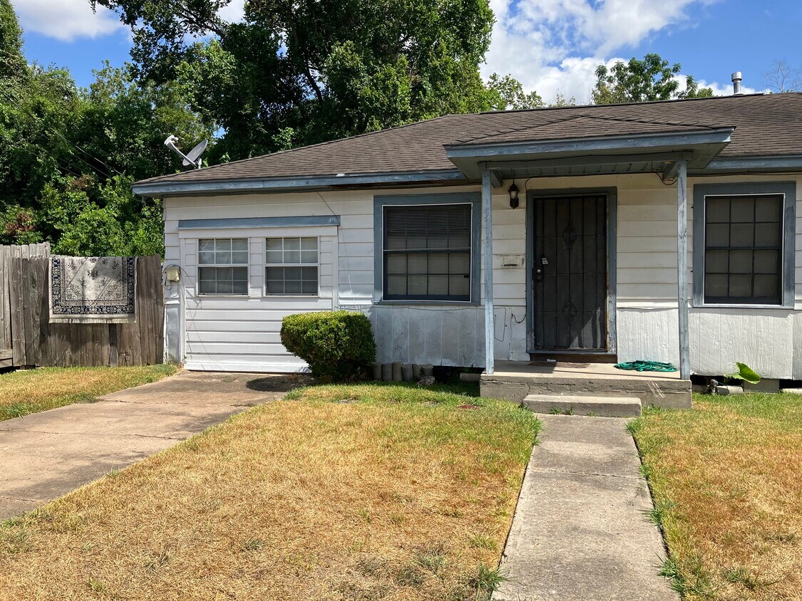 Frente de la propiedad - 5213 Carmen St