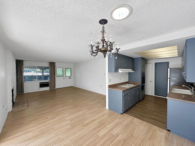 Foto del edificio - Beautiful 2B/2BA Home in Rancho Bernardo in a 55+ Community!