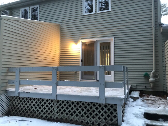 Back Deck - 12 High Bluff Dr