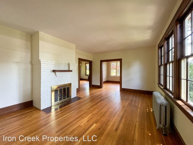 Foto del edificio - 4 br, 2.5 bath House - 117 Furman Avenue