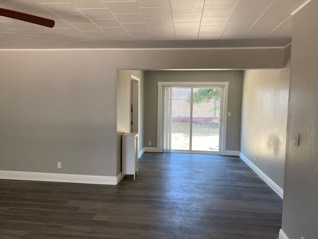 Foto del edificio - 3 Bed 1.5 bath home in Prineville
