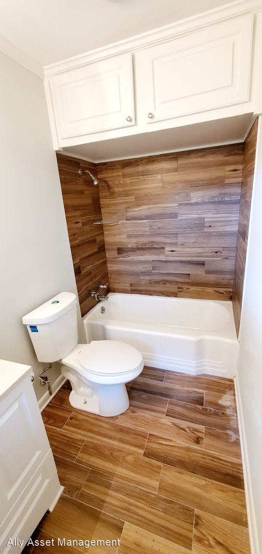 Foto del edificio - 3 br, 2 bath House - 5423 S. Lakeshore