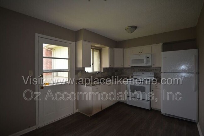 Building Photo - 1605 N 63 Pl