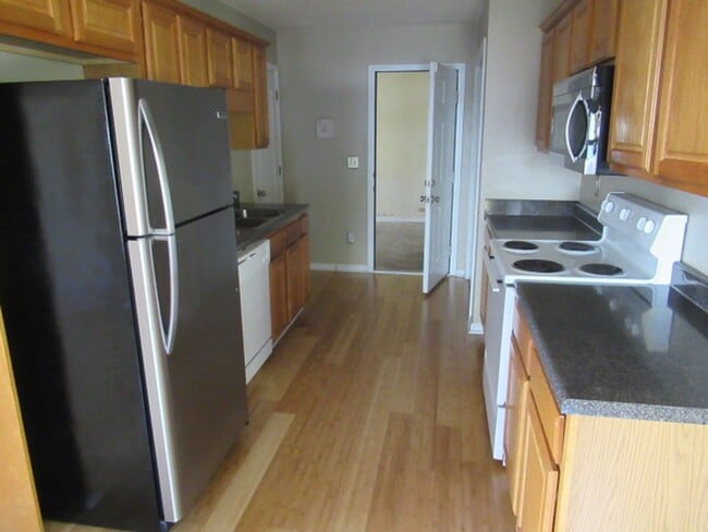 Building Photo - 105 Ashgate Way