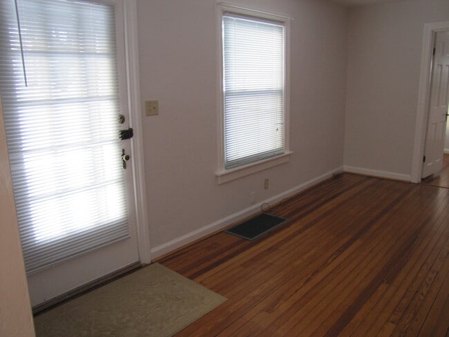 Foto del edificio - 9982 Zig Zag Rd