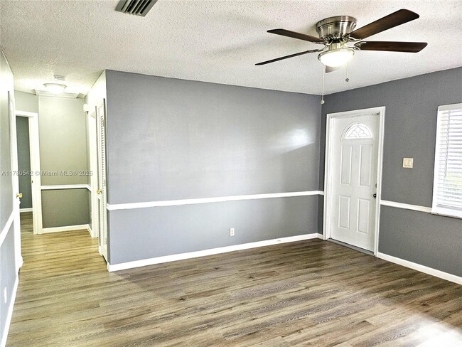 Building Photo - 1040 NW 73rd Terrace