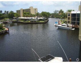 Building Photo - 1 E Royal Palm Rd