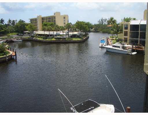 Primary Photo - 1 E Royal Palm Rd