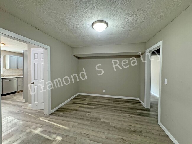 Foto del edificio - Updated and Located near Mercy Hospital!  ...