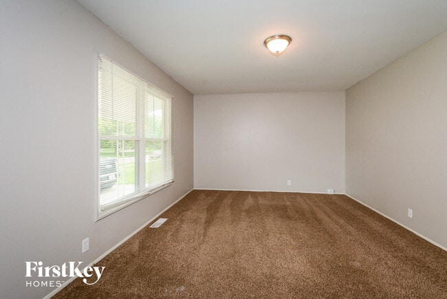 Building Photo - 2540 Yorkshire Dr