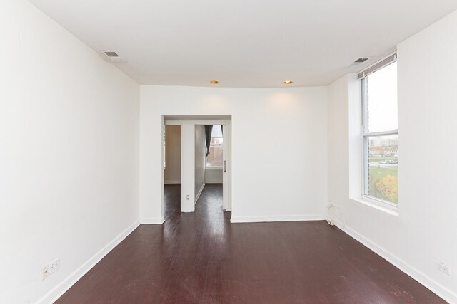Foto del edificio - 350 W Wendell St