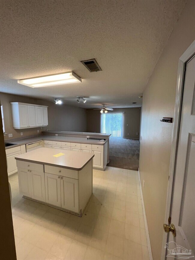 Foto del edificio - 7610 Chablis Cir