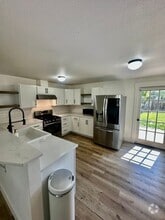 Building Photo - 4633 Larry Pl