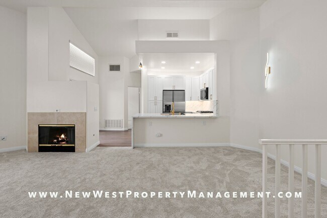 Foto del edificio - Newly renovated 2-bedroom UTC townhome in the coveted Andria of Renaissance at La Jolla community...
