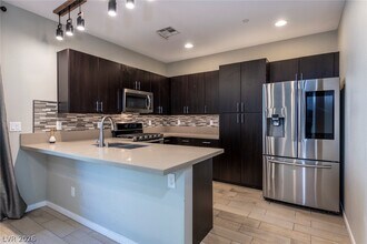 Building Photo - 11257 Rainbow Peak Ave