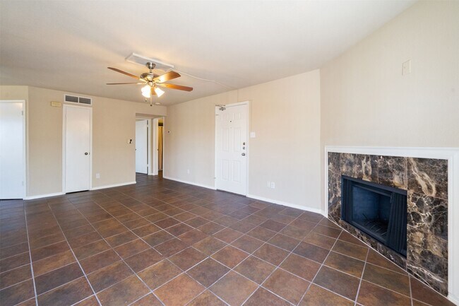 Foto del edificio - 10630 Westbrae Pkwy