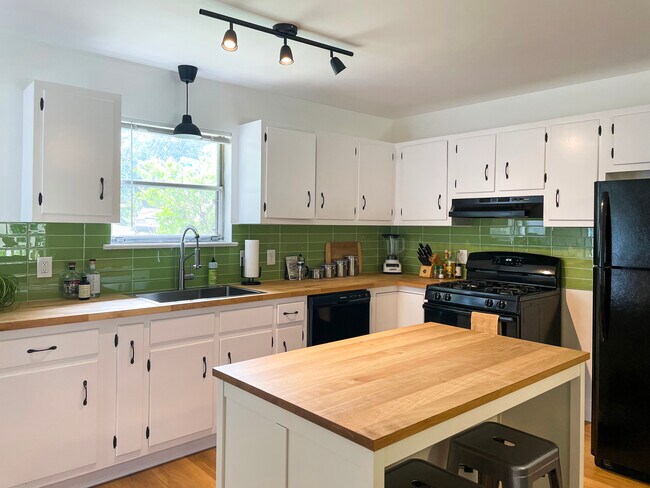 Kitchen with all new appliances. - 328 Pine Ridge Rd