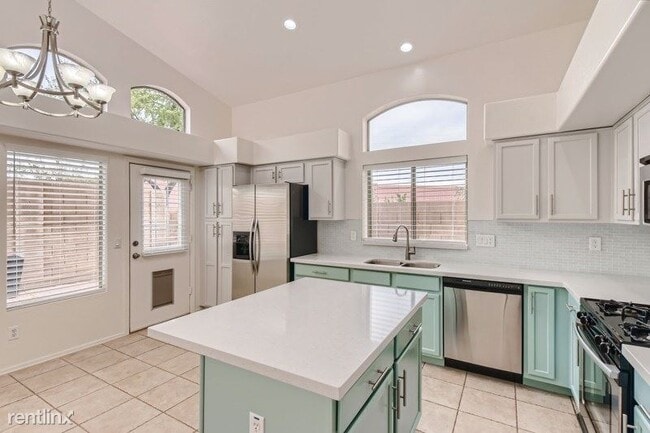 Building Photo - 2 br, 2 bath House - 7250 E Knoll Street UNIT