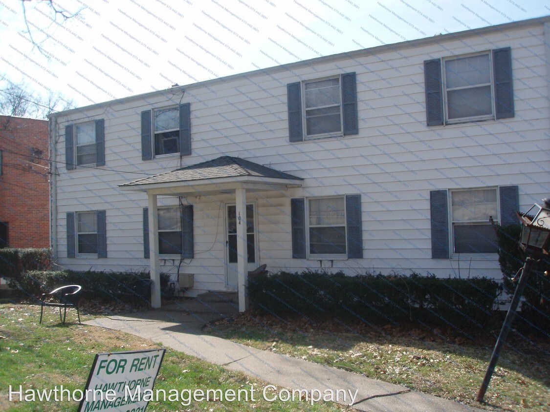 Primary Photo - 100-104 E Stewart Rd