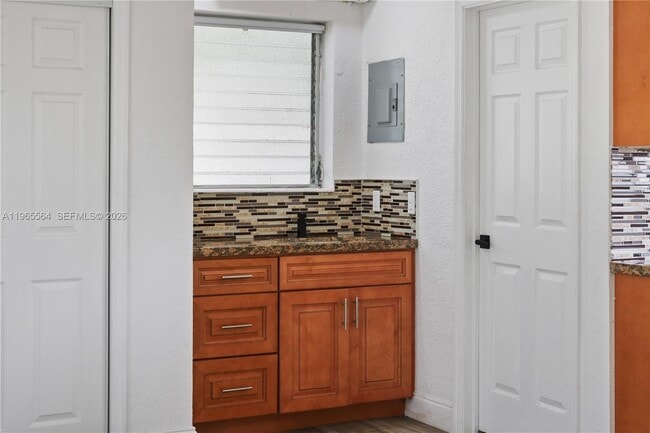 Foto del edificio - 1501 N 58th Ave