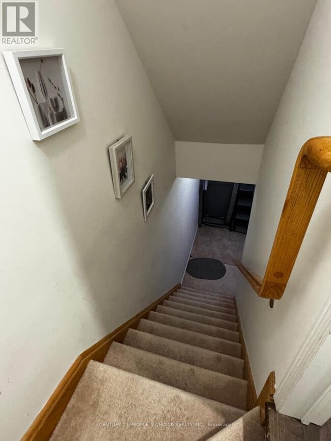 Building Photo - 409 Aspendale Cres