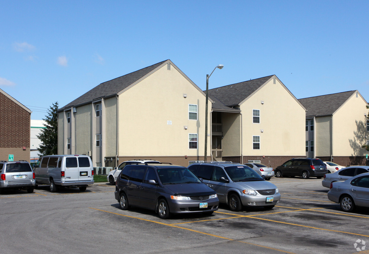 Building Photo - Bending Brook Apartments