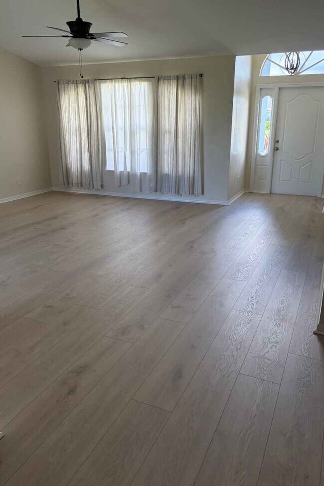 Foto del edificio - 2124 NW 18th Ave