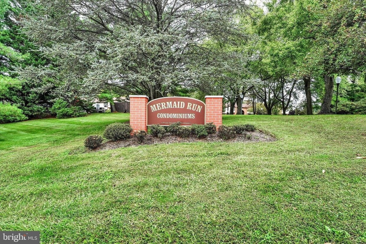 Primary Photo - 4950 W Brigantine Ct