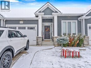 Building Photo - 440 Brunmar Cres