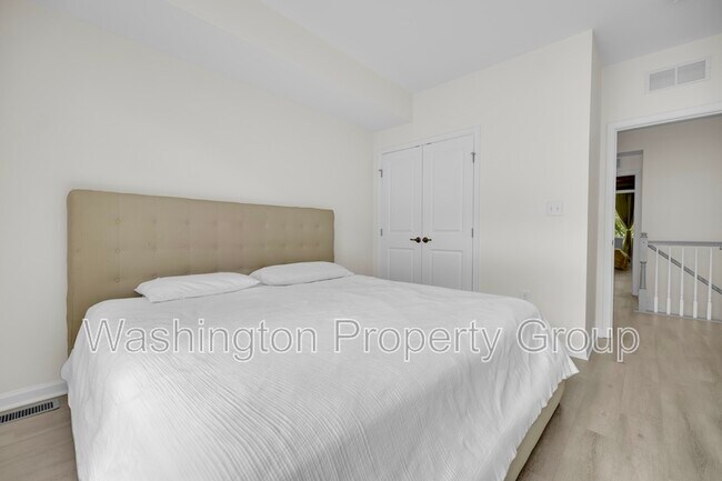Foto del edificio - 8105 Greenbelt Station Pkwy