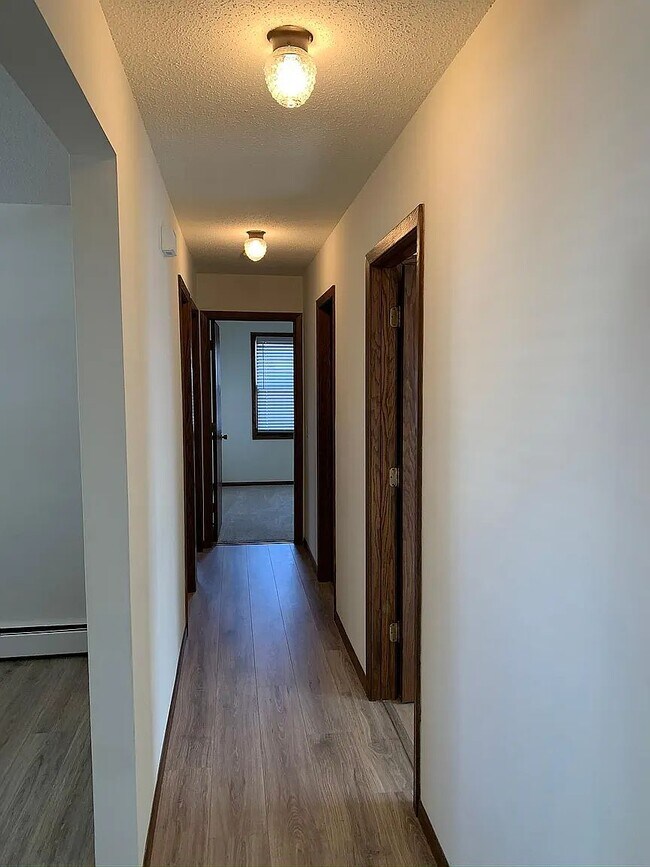 Foto del edificio - 4687 3rd St NE