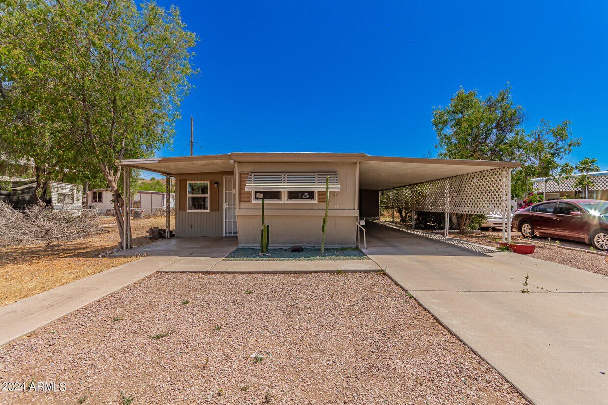 Foto principal - 8125 E Billings St