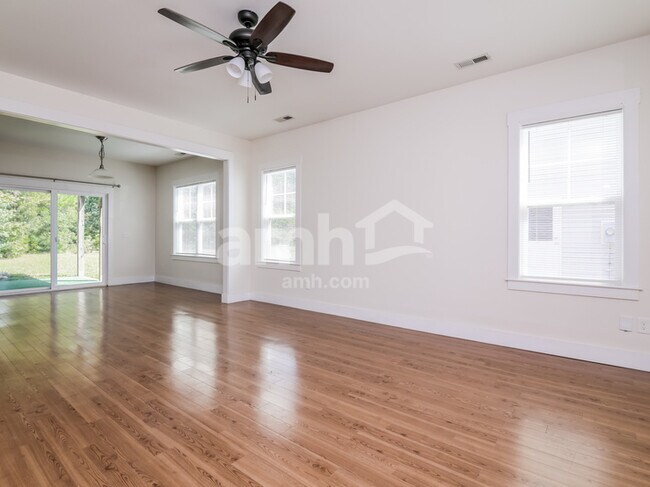 Building Photo - 155 Leeward Ln