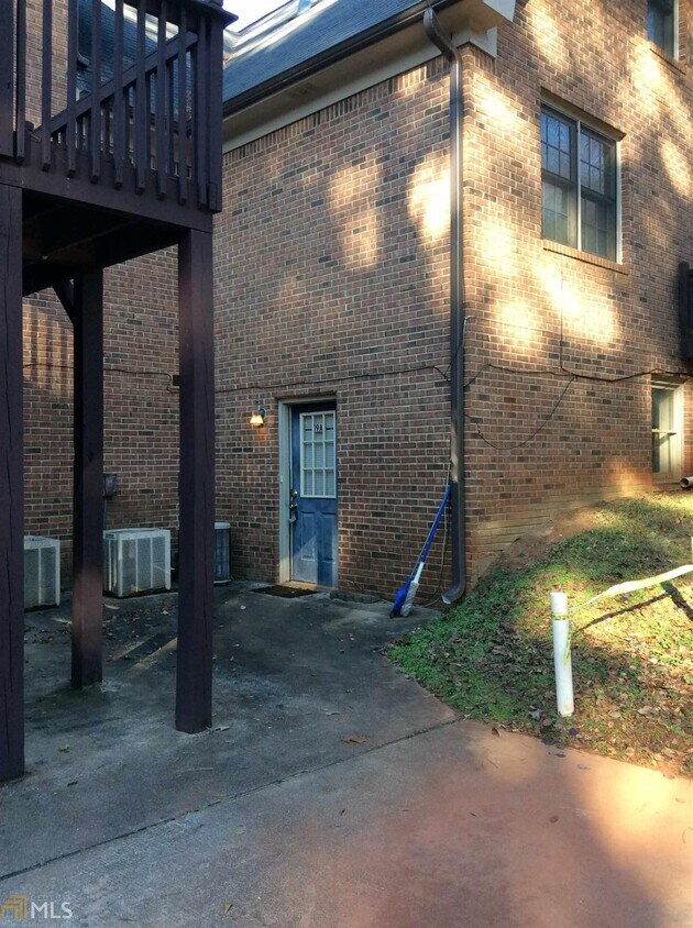 19 Sentry Oak Ct Unit A, Stockbridge, GA 30281 Room for Rent in
