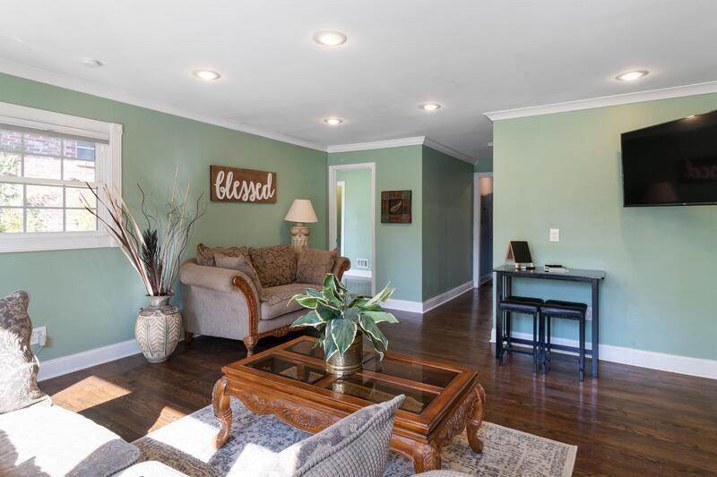 Primary Photo - 2111 Briar Ridge Way Southwest