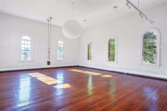 Building Photo - 4 Pallas St