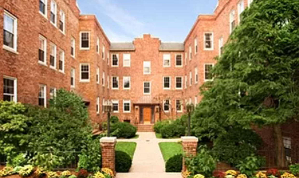 Foto principal - Brookline 1 Bed available now - No broker fee