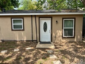 Building Photo - 333 E Woodlawn Ave