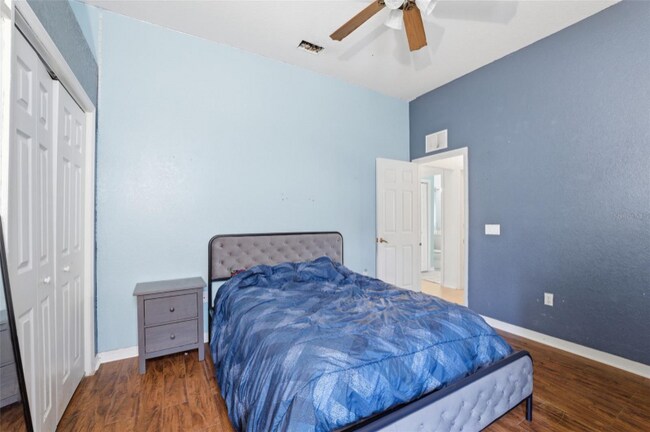 Foto del edificio - 13403 Bolton Ct