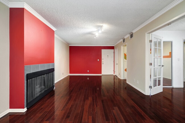 Foto del edificio - 9103 Summertime Ln