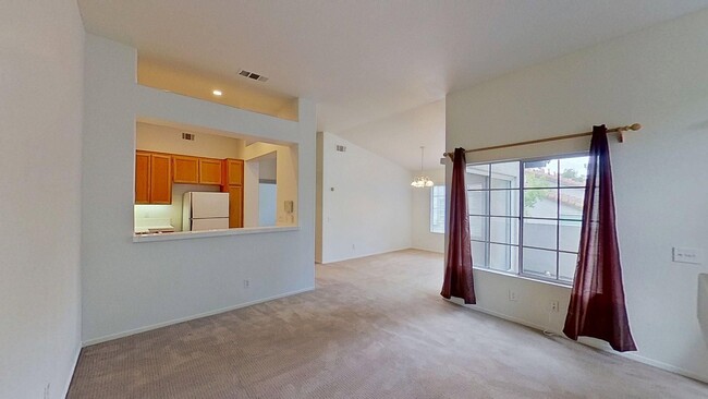 Foto del edificio - 30 Fuchsia: End Unit 2 Bed 2 Bath Condo in...