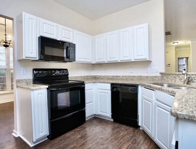 Building Photo - 526 Laurel Meadows Pkwy