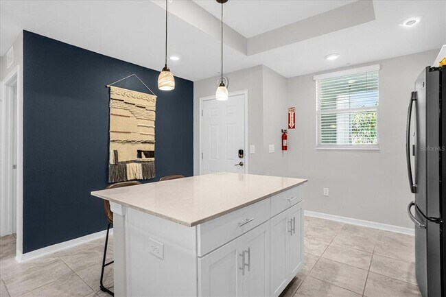 Foto del edificio - 4751 Clock Tower Dr