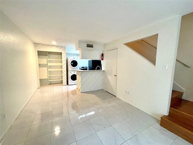 Foto del edificio - 2100 Wilcrest Dr