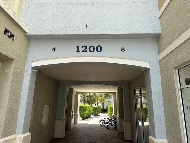 Building Photo - 1200 Town Center Dr