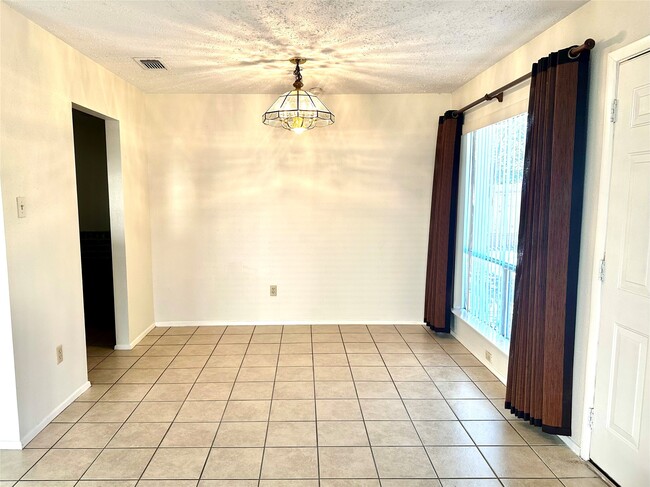 Building Photo - 21311 Fernhollow Ln