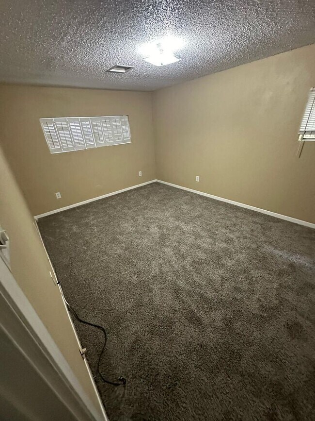 Foto del edificio - 583 W Hammond St