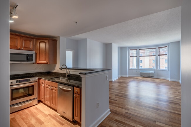 Kitchen - 6404 City Pl