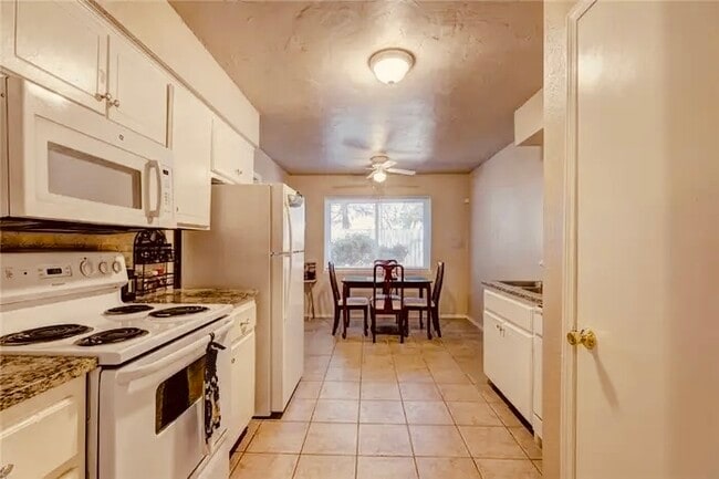 Foto del edificio - 1817 E Lindsey St