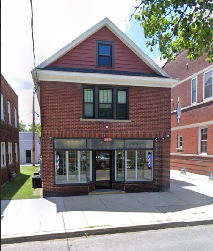 115 Goundry St Unit Lower Rear, North Tonawanda, NY 14120 Room for